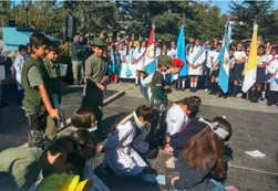Polémica por un simulacro de fusilamiento en un acto escolar