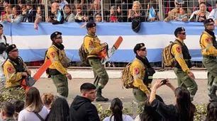 ¿Marcha con motosierras?: el insólito desfile por el 9 de julio en Tucumán