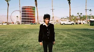 Ed Maverick trae sus canciones de nostalgia pop-folk por primera vez al país