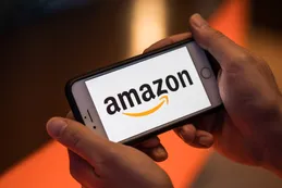 Éxito de ventas: Amazon repondrá copias del libro de Bob Woodward