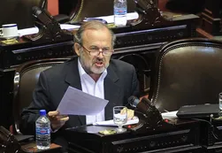 Amadeo abandonó su candidatura por Massa