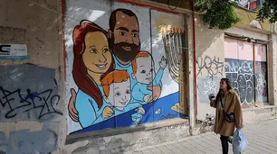 "Hoy es como una continuación del 7 de octubre": Israel se congrega para recibir los cuerpos de la familia Bibas