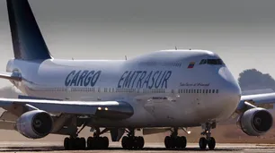 La Justicia argentina incautó el avión venezolano-iraní tras el pedido de Estados Unidos y el FBI lo revisó