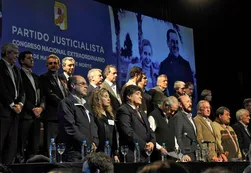 El Congreso del PJ respaldó la idea de CFK de ir a las PASO con pocos candidatos