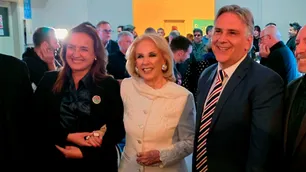 Con Mirtha Legrand como invitada estelar, Llaryora lanzó en Buenos Aires los "Oscar argentinos" que se entregarán en Córdoba
