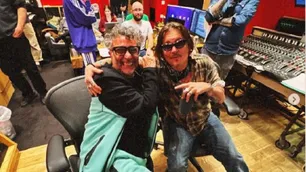 Dos potencias se saludan: Fito Páez recibió la visita de Johnny Depp en los estudios de Abbey Road