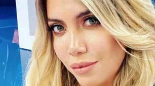 Wanda Nara le da consejos a sus hijas vía Tik Tok