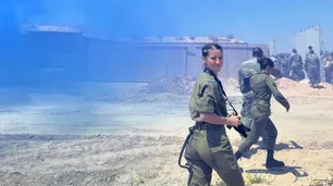 La fotógrafa argentina que fue soldado israelí, vivió la guerra y hoy elige retratar la vida
