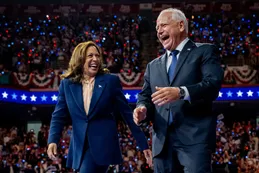 Con críticas a Donald Trump, Kamala Harris y Tim Walz encabezaron su primer acto juntos en Filadelfia