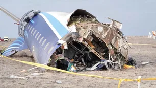 Ah, pero Ucrania: Putin admitió que Rusia "se estaba defendiendo" cuando cayó el avión de Azerbaiyán