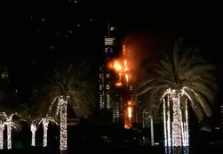 Un impactante incendio afectó a un rascacielos en Dubai