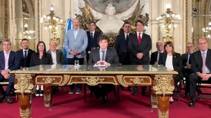 Decreto de Necesidad y Urgencia de Javier Milei, en vivo: "Falta envido con un 4", el mensaje de Camaño y otros opositores