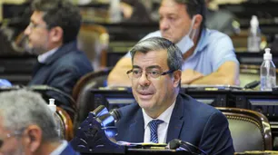 Germán Martínez: "Jorge Macri tiene que aportar los videos de la gente que quemó el móvil"