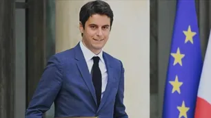 Gabriel Attal, el ministro más joven de Francia: enamorado de otro hombre, víctima del 'bullying' y marcado por una muerte