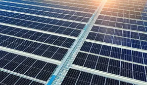 Paneles solares flotantes: la nueva tendencia dentro de las energías renovables