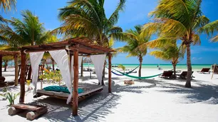 Holbox, la isla del Caribe donde veranea Volnovich, tiene hospedajes de US$ 6000 la noche