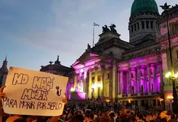 Maternidades en disputa