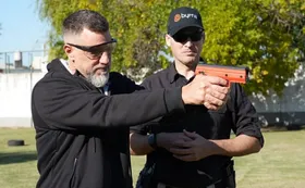 Armas no letales: cómo es la experiencia de Lanús