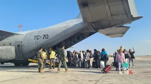 El primer contingente de 49 argentinos rescatados de Israel llegó a Roma