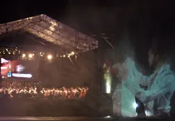Video | El viento derrumbó el techo del escenario de la Fiesta de la Vendimia