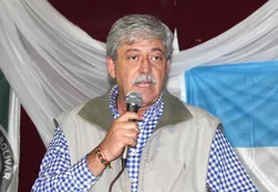 Buzzi dice que no es ni K ni traidor: "Hay que salir de la lógica amigo-enemigo"