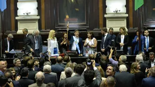Axel Kicillof, gobernador: "La Provincia tiene una deuda en dólares pero también en salud y educación"