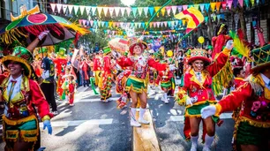 Escapadas cerca de Buenos Aires por Carnaval 2025: ¿cuáles son los pueblos más atractivos para ver los desfiles?