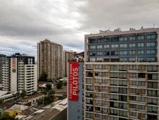 Exceso de departamentos vacíos: la crisis que golpea a la industria inmobiliaria en Chile