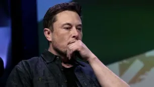 El Gobierno de Joe Biden demandó a Elon Musk por comprar Twitter a un precio “artificialmente bajo”