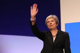 May planea acelerar votación para acuerdo de brexit: fuentes