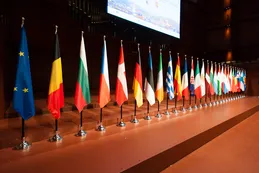 Las tensiones geopolíticas afectan al dólar y aumenta el uso global del euro
