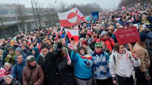 "Trump, saca tus manos de Groenlandia": multitudinaria marcha en Dinamarca