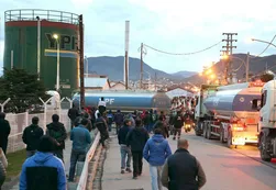 Procesaron a 13 sindicalistas por el bloqueo de una planta de YPF