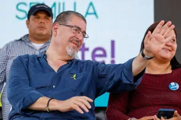 El principal candidato presidencial de Guatemala busca mejorar la calificación crediticia