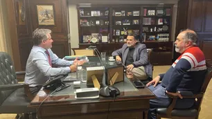 Marcelo D'Alessandro recibió a Daniel Menéndez y Barrios de Pie define este jueves si marcha a La Rural