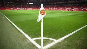 Manchester United sigue a la baja por debate sobre valoración