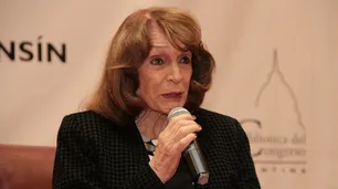 De tejedora a traductora: los distintos trabajos de Magdalena Ruiz Guiñazú en su dura infancia
