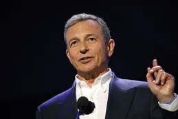 Bob Iger de Disney renunció a la junta de Apple por evidente rivalidad