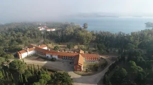 Unidad Turística de Embalse a la venta: El intendente rechaza viviendas en la costa y apoya la privatización