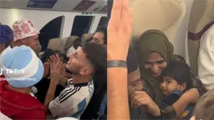 Insólito: hinchas argentinos en el subte de Qatar le cantaron el arrorró a un nene que se asustó