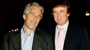 Revelan mails que aseguran que Trump "pasó horas" en la casa de Epstein con una de las víctimas de tráfico sexual