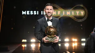 Balón de Oro: los campeones del mundo Lionel Messi y "Dibu" Martínez brillaron en la entrega de los premios