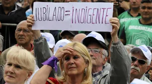 Récord de endeudamiento en sectores vulnerables por créditos de Anses