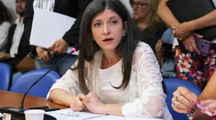 Fernanda Vallejos propuso "salir por arriba" del "laberinto" de la deuda con el FMI