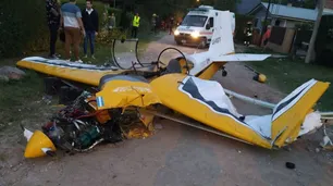 Una avioneta que hacía acrobacias se estrelló en Córdoba: casi mata a una mujer y su hija