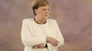 Merkel piensa en aliviar el confinamiento en medio de tercera ola