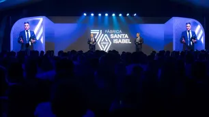 Para Renault, “el auto eléctrico es el norte, pero el cambio será progresivo y tecnológico”