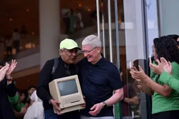 Tim Cook inauguró la primera Apple Store en India