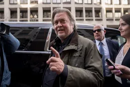 Stephen Bannon se declara inocente de fraude y sale bajo millonaria fianza