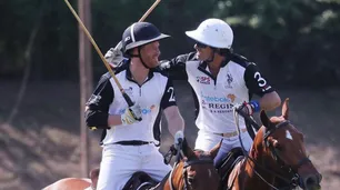 Sin sus esposas, el príncipe Harry y su amigo argentino viajaron a Japón para jugar al polo